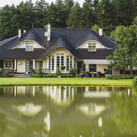 Hubertus Dwor Mysliwski Opole Esterno foto
